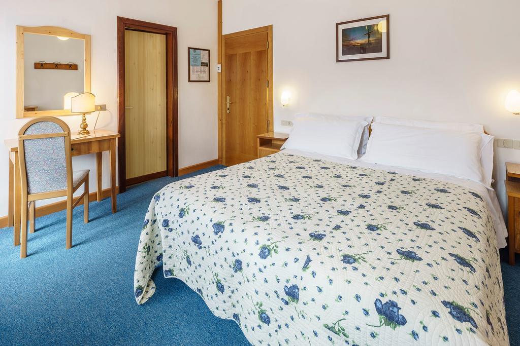 Hotel Roma San Vito di Cadore Bilik gambar